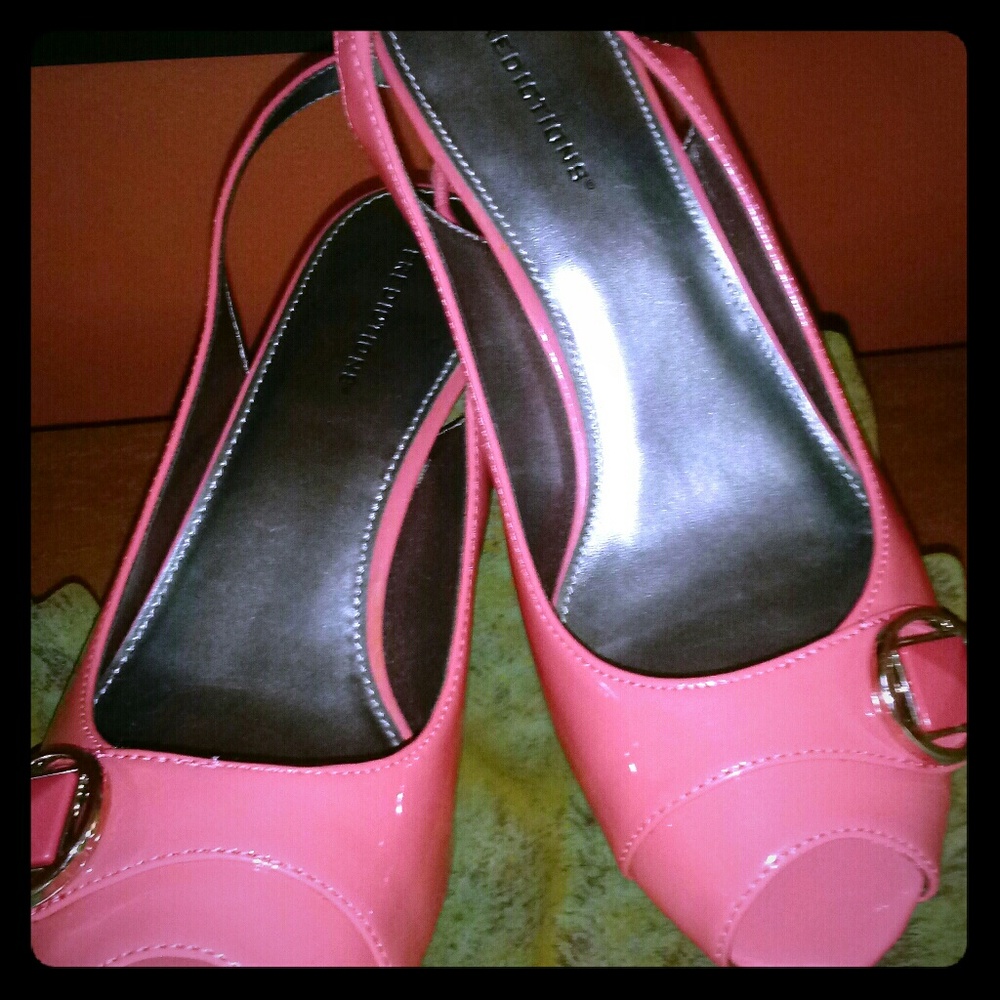 ✨Patent Slingback Peachy Pink Pumps☝